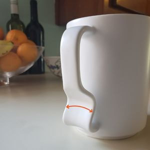 Momnt Mug: wider and curved for ring finger comfort
