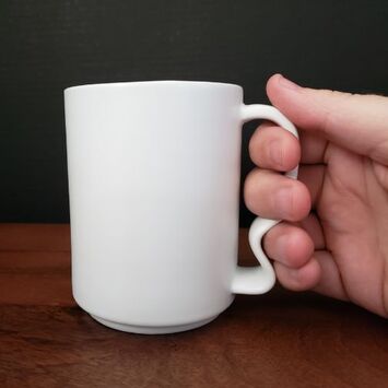 Momnt Mug: aligns with your natural grip